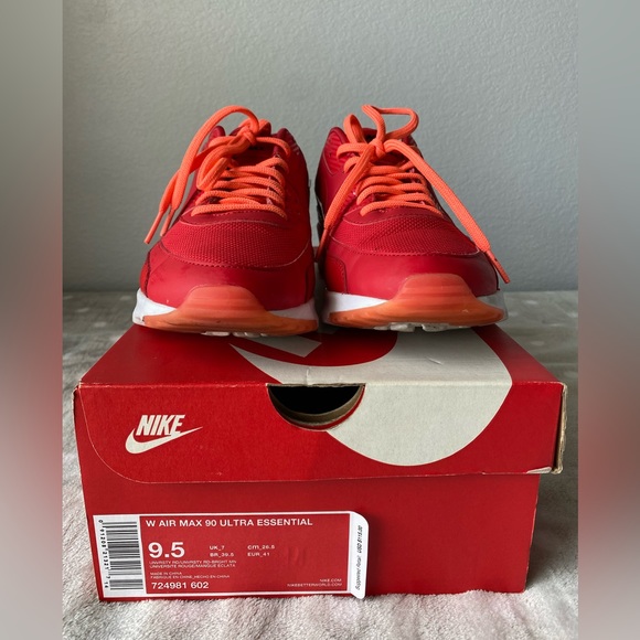 Women’s Air Max 90 Ultra Essential. - Picture 11 of 16